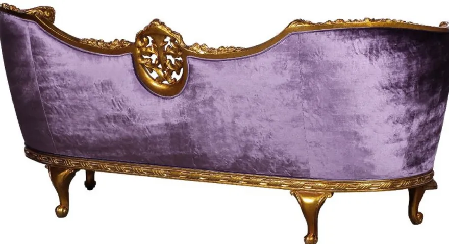 Casa Padrino Luxus Barock Samt Sofa Lila / Gold - Edles Handgefertigtes Wohnzimmer Sofa im Barockstil - Prunkvolle Barock Wohnzimmer Möbel