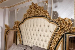 Casa Padrino Luxus Barock Schlafzimmer Set Gold / Weiß / Blau / Gold - 1 Doppelbett mit Kopfteil & 2 Nachtkommoden - Schlafzimmer Möbel im Barockstil - Edel & Prunkvoll