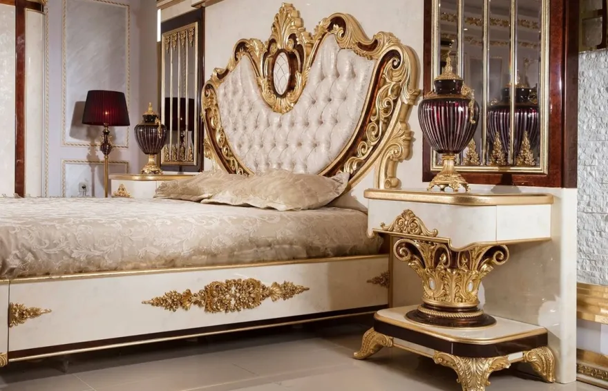 Casa Padrino Luxus Barock Schlafzimmer Set Gold / Weiß / Braun / Gold - 1 Doppelbett mit Kopfteil & 2 Nachtkommoden - Schlafzimmer Möbel im Barockstil - Edel & Prunkvoll