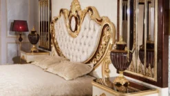 Casa Padrino Luxus Barock Schlafzimmer Set Gold / Weiß / Braun / Gold - 1 Doppelbett mit Kopfteil & 2 Nachtkommoden - Schlafzimmer Möbel im Barockstil - Edel & Prunkvoll