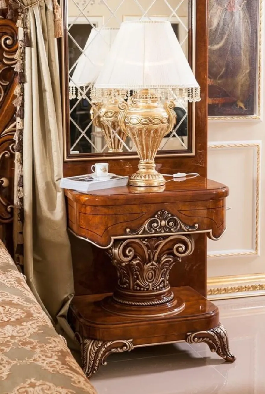 Casa Padrino Luxus Barock Schlafzimmer Set Gold / Braun / Bronzefarben - 1 Doppelbett mit Kopfteil und Rückwand & 2 Nachtkommoden - Schlafzimmer Möbel im Barockstil - Edel & Prunkvoll