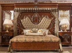 Casa Padrino Luxus Barock Schlafzimmer Set Gold / Braun / Bronzefarben - 1 Doppelbett mit Kopfteil und Rückwand & 2 Nachtkommoden - Schlafzimmer Möbel im Barockstil - Edel & Prunkvoll