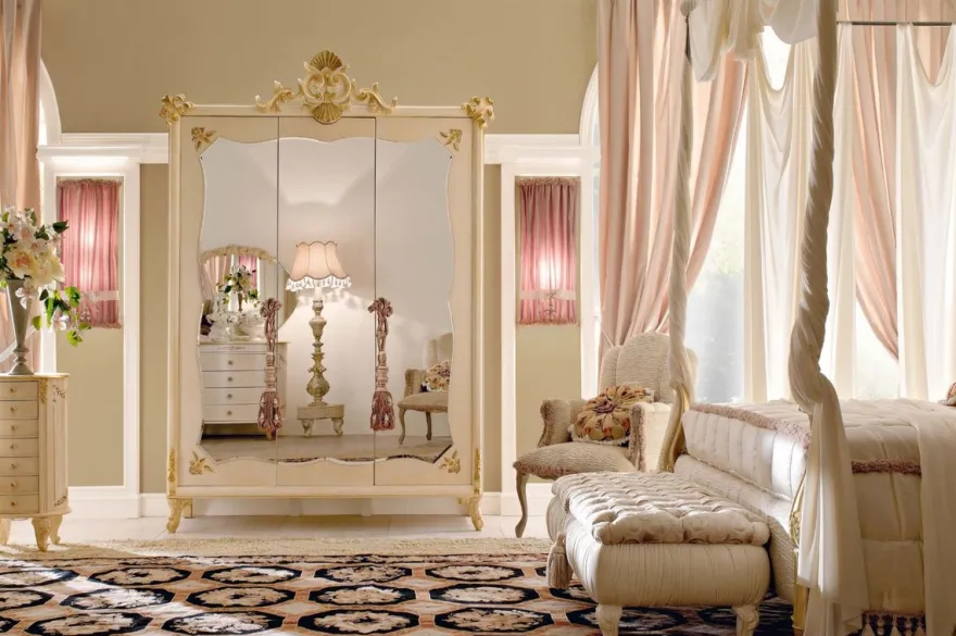 Casa Padrino Luxus Barock Schlafzimmerschrank Cremefarben / Gold - Handgefertigter Kleiderschrank mit 3 verspieglten Türen - Barock Schlafzimmer Möbel - Luxus Qualität - Made in Italy
