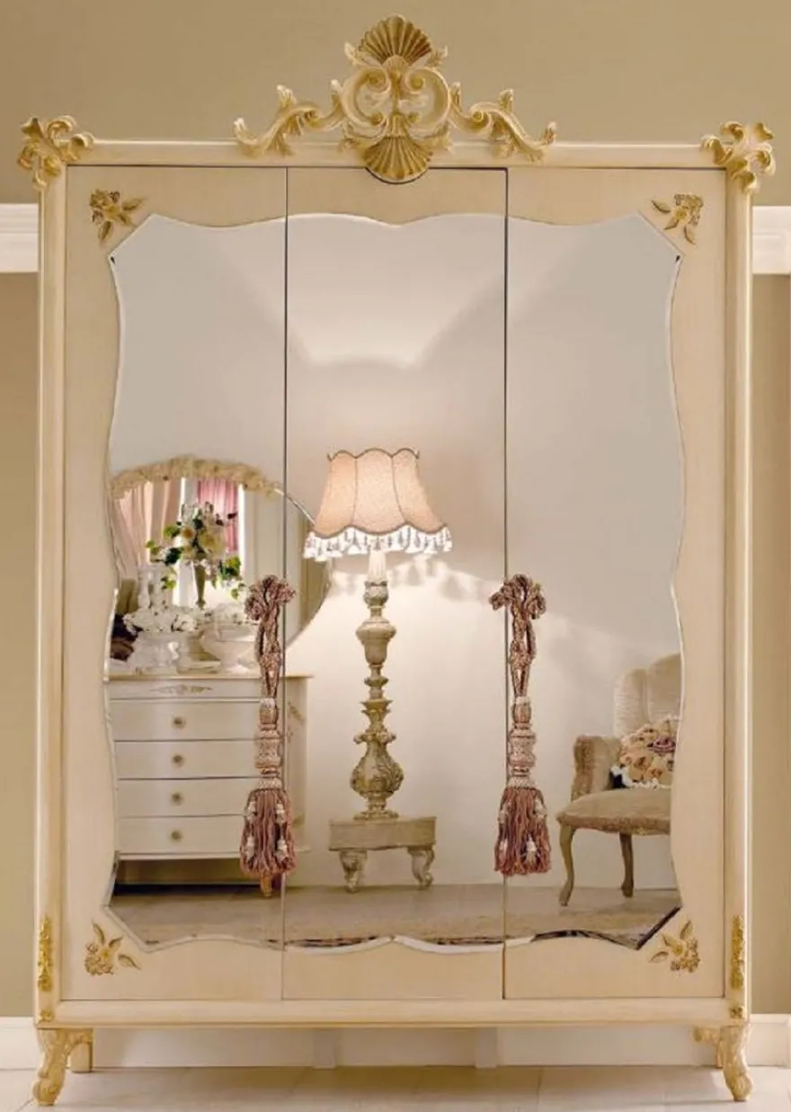 Casa Padrino Luxus Barock Schlafzimmerschrank Cremefarben / Gold - Handgefertigter Kleiderschrank mit 3 verspieglten Türen - Barock Schlafzimmer Möbel - Luxus Qualität - Made in Italy