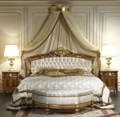 Casa Padrino Luxus Barock Schlafzimmer Set Weiß / Braun / Gold - Doppelbett mit Baldachin, 2 Nachttische & Sitzbank - Made in Italy