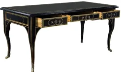 Casa Padrino Luxus Barock Schreibtisch Schwarz / Gold - Prunkvoller Mahagoni Bürotisch mit 3 Schubladen - Barock Büro Möbel - Luxus Büro Möbel im Barockstil - Edel & Prunkvoll