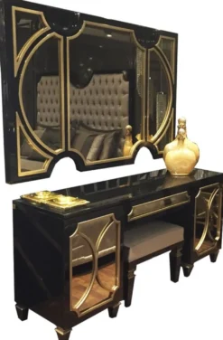 Casa Padrino Luxus Barock Schlafzimmer Set Schwarz / Gold - 1 Wandspiegel & 1 Kommode & 1 Sitzhocker - Schlafzimmer Möbel - Edel & Prunkvoll