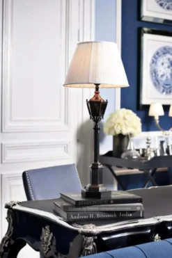 Casa Padrino Luxus Barock Schreibtisch in Hochglanz Schwarz mit Silber Applikationen - 140 x 80 x 81 cm