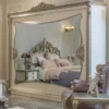 Casa Padrino Luxus Barock Schlafzimmerschrank Weiß / Silber 260 x 72 x H. 244 cm - Edler Massivholz Kleiderschrank mit 2 verspiegelten Schiebetüren - Schlafzimmer Möbel im Barockstil - Luxus Qualität