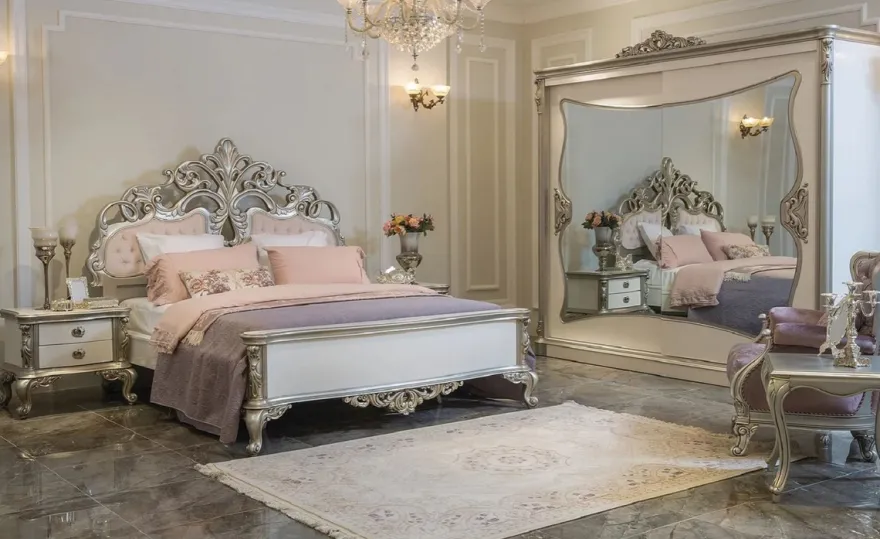Casa Padrino Luxus Barock Schlafzimmerschrank Weiß / Silber 260 x 72 x H. 244 cm - Edler Massivholz Kleiderschrank mit 2 verspiegelten Schiebetüren - Schlafzimmer Möbel im Barockstil - Luxus Qualität