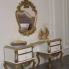 Casa Padrino Luxus Barock Schlafzimmer Kommode mit elegantem Wandspiegel Weiß / Gold - Massivholz Schrank mit Spiegel - Schlafzimmer Möbel im Barockstil - Edel & Prunkvoll