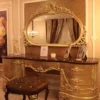 Casa Padrino Luxus Barock Schlafzimmer Set Braun / Gold - 1 Schminkkommode & 1 Spiegel & 1 Hocker mit Glitzersteinen - Prunkvolle Schlafzimmer Möbel im Barockstil - Luxus Qualität