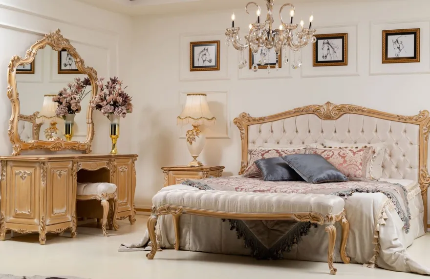 Casa Padrino Luxus Barock Schlafzimmer Schminktisch Set Gold - 1 Barock Schminktisch & 1 Barock Wandspiegel & 1 Barock Hocker - Prunkvolle Barock Schlafzimmer Möbel