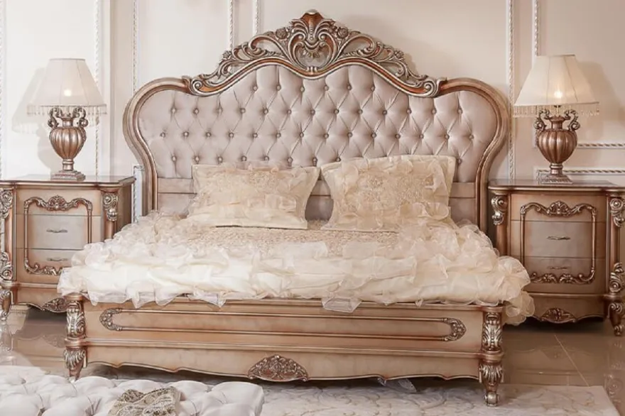 Casa Padrino Luxus Barock Schlafzimmer Set Grau / Kupfer / Silber - 1 Doppelbett mit Kopfteil & 2 Nachtkommoden - Barock Schlafzimmer Möbel - Luxus Möbel im Barockstil - Edel & Prunkvoll