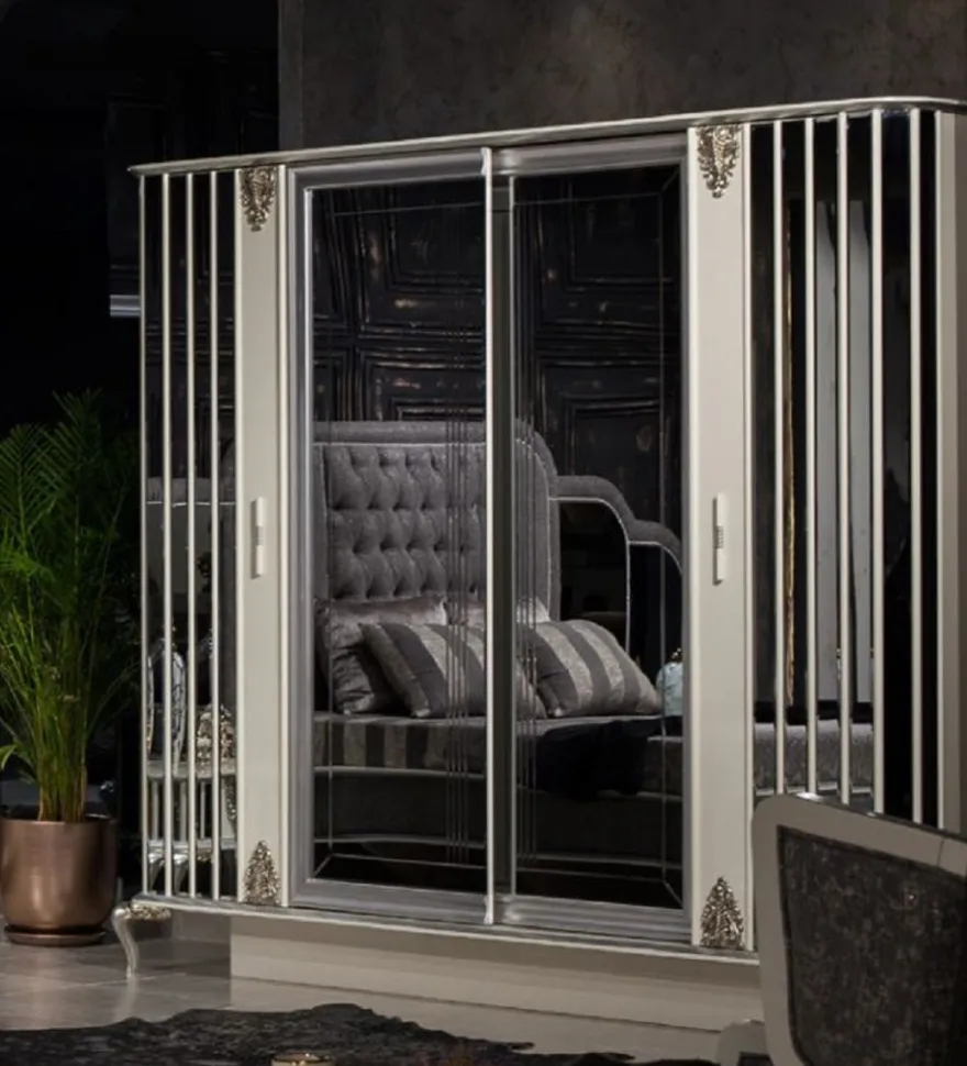 Casa Padrino Luxus Barock Schlafzimmerschrank Weiß / Grau / Silber - Verspiegelter Massivholz Kleiderschrank im Barockstil - Barock Schlafzimmer Möbel - Edel & Prunvoll