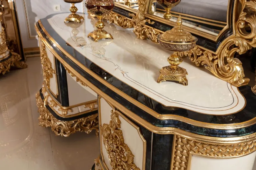 Casa Padrino Luxus Barock Schlafzimmer Set Weiß / Blau / Gold - 1 Barock Schminkkommode mit 5 Schubladen & 1 Barock Spiegel & 1 Barock Hocker - Barock Schlafzimmer Möbel - Edel & Prunkvoll