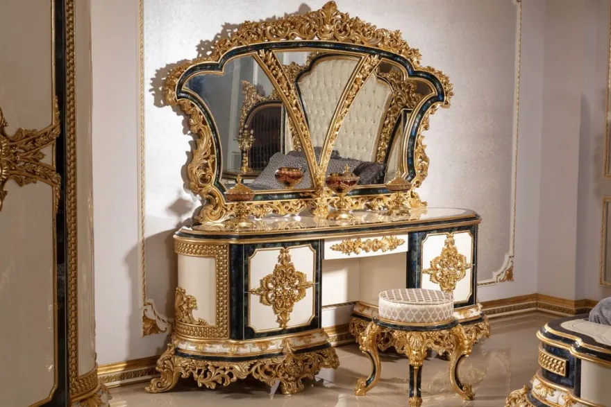 Casa Padrino Luxus Barock Schlafzimmer Set Weiß / Blau / Gold - 1 Barock Schminkkommode mit 5 Schubladen & 1 Barock Spiegel & 1 Barock Hocker - Barock Schlafzimmer Möbel - Edel & Prunkvoll