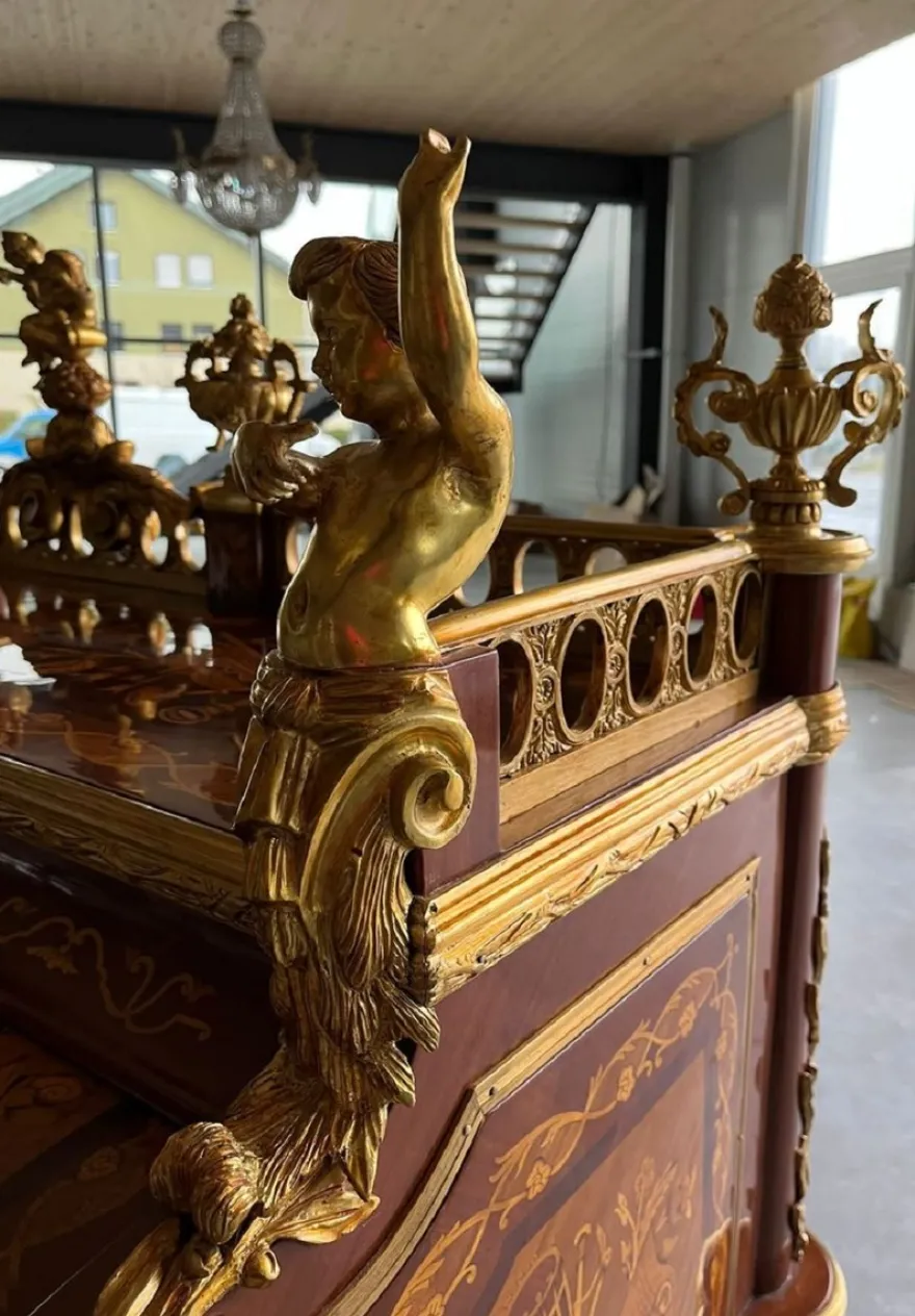 Casa Padrino Luxus Barock Sekretär Braun Intarsien / Gold - Prunkvoller Schreibtisch im Barockstil - Barock Büro Möbel - Möbel im Barockstil - Barock Büro Einrichtung - Edel & Prunkvoll