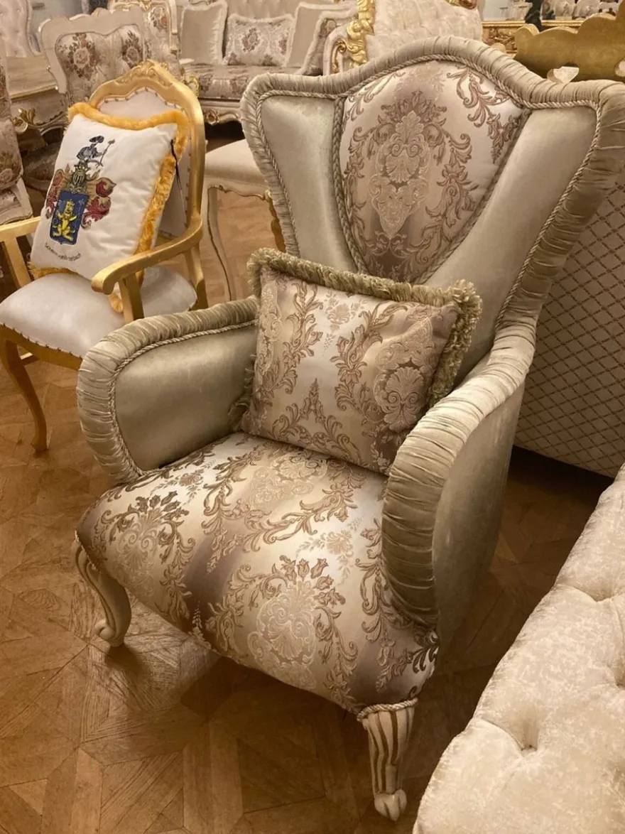 Casa Padrino Luxus Barock Sessel Grün / Mehrfarbig / Creme / Braun - Prunkvoller Wohnzimmer Sessel mit elegantem Muster - Luxus Wohnzimmer Möbel im Barockstil - Barock Möbel - Edel & Prunkvoll