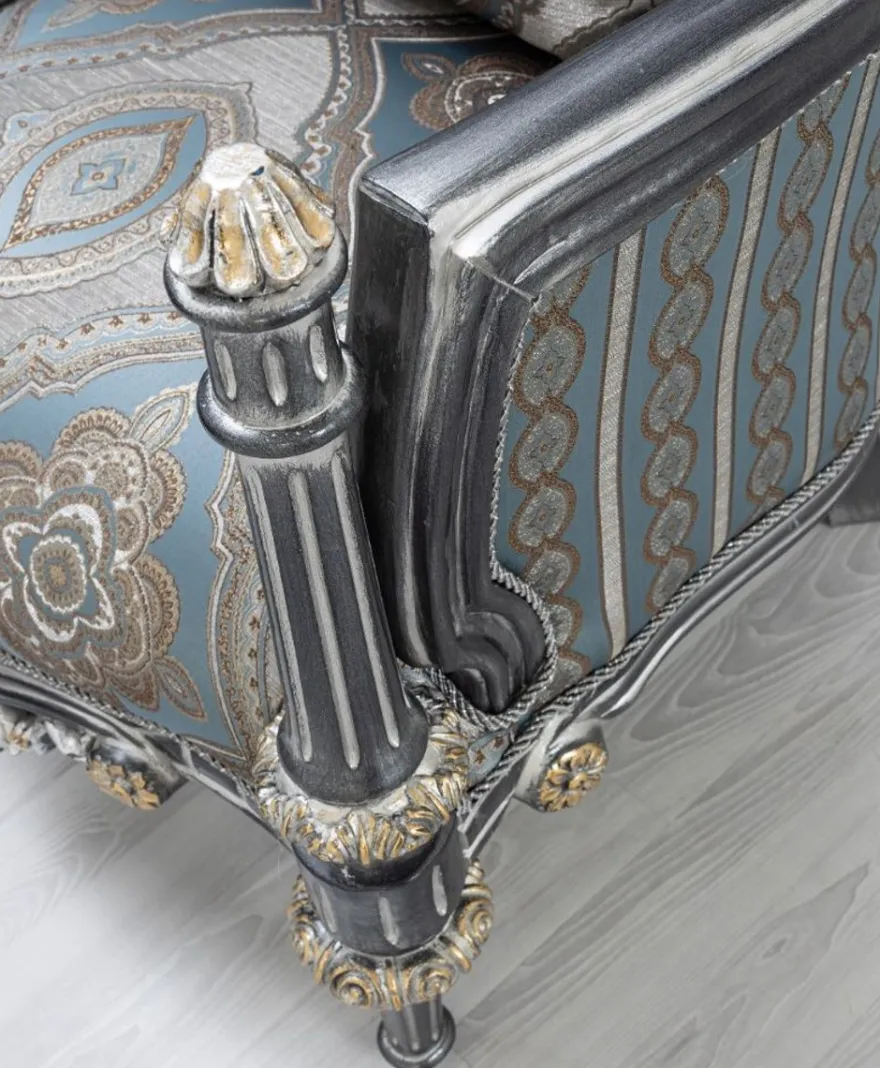 Casa Padrino Luxus Barock Sessel Silber / Türkis / Gold 83 x 80 x H. 120 cm - Prunkvoller Massivholz Wohnzimmer Sessel mit elegantem Muster und dekorativem Kissen - Barock Wohnzimmer Möbel