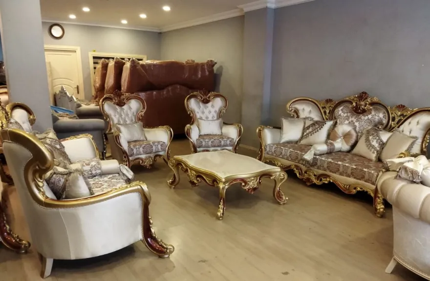 Casa Padrino Luxus Barock Sessel Creme / Silber / Braun / Gold / Braun - Prunkvoller Wohnzimmer Sessel - Barockstil Wohnzimmer Möbel - Luxus Möbel im Barockstil - Barock Möbel