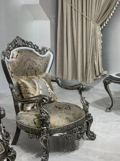 Casa Padrino Luxus Barock Sessel Silber / Gold / Weiß / Schwarz / Silber - Prunkvoller Wohnzimmer Sessel - Barockstil Wohnzimmer Möbel - Luxus Möbel im Barockstil - Barock Einrichtung