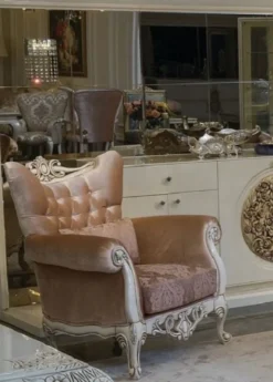 Casa Padrino Luxus Barock Sessel Rosa / Lila / Weiß / Beige 102 x 73 x H. 106 cm - Wohnzimmer Sessel mit elegantem Muster und dekorativem Kissen - Barock Möbel