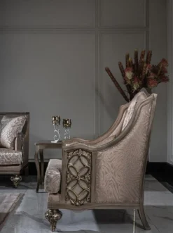 Casa Padrino Luxus Barock Sessel Rosa / Silber - Handgefertigter Barockstil Sessel mit elegantem Muster und dekorativem Kissen - Prunkvolle Barock Wohnzimmer Möbel