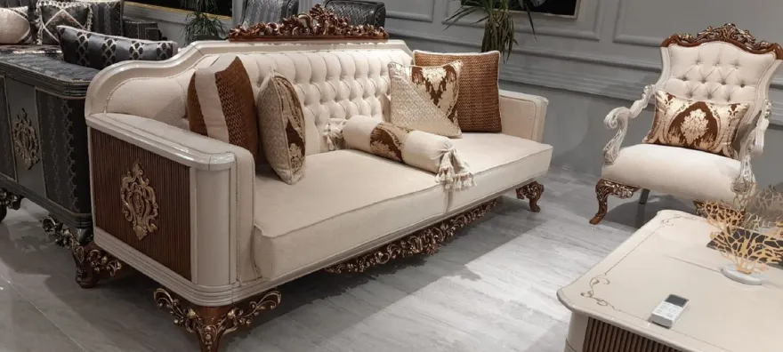 Casa Padrino Luxus Barock Sessel Beige / Grau / Braun / Gold - Handgefertigter Barockstil Wohnzimmer Sessel - Barock Wohnzimmer Möbel - Edel & Prunkvoll
