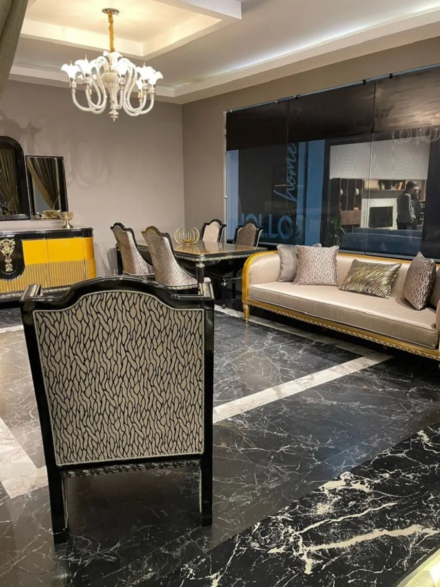 Casa Padrino Luxus Barock Sessel Gold / Schwarz / Gold - Prunkvoller Wohnzimmer Sessel - Barockstil Wohnzimmer Möbel - Luxus Möbel im Barockstil - Barock Einrichtung - Edel & Prunkvoll