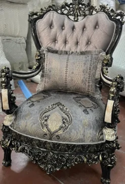 Casa Padrino Luxus Barock Sessel Silber / Weiß / Schwarz / Gold - Prunkvoller Wohnzimmer Sessel - Barockstil Wohnzimmer Möbel - Luxus Möbel im Barockstil - Barock Möbel - Barock Einrichtung