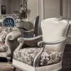 Casa Padrino Luxus Barock Sessel Creme / Beige / Silber 77 x 66 x H. 108 cm - Edler Wohnzimmer Sessel mit Blumenmuster - Barock Wohnzimmer Möbel