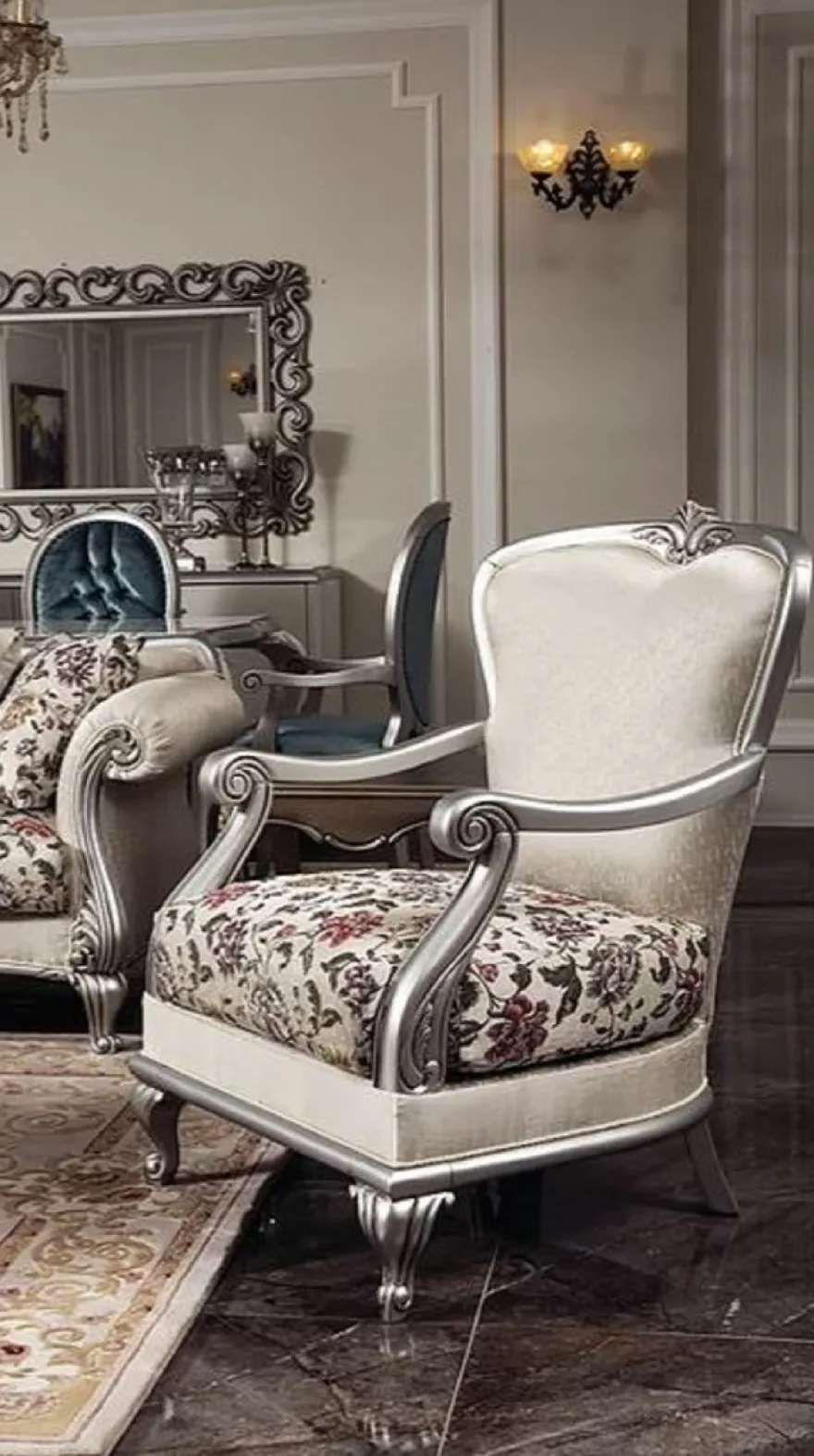 Casa Padrino Luxus Barock Sessel Creme / Beige / Silber 77 x 66 x H. 108 cm - Edler Wohnzimmer Sessel mit Blumenmuster - Barock Wohnzimmer Möbel