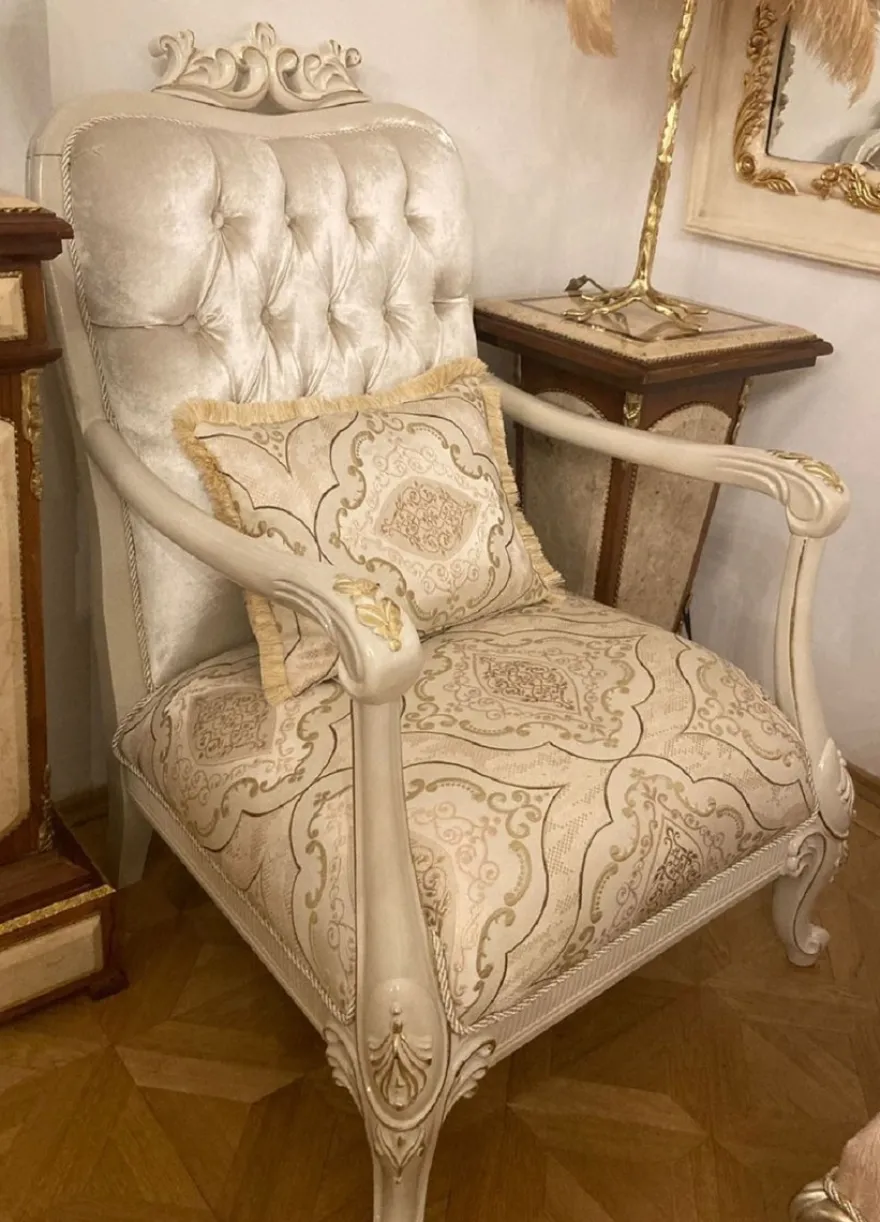 Casa Padrino Luxus Barock Sessel Silber / Mehrfarbig / Creme / Gold - Prunkvoller Wohnzimmer Sessel mit elegantem Muster - Luxus Wohnzimmer Möbel im Barockstil - Barock Möbel - Edel & Prunkvoll