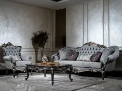 Casa Padrino Luxus Barock Sessel Hellblau / Grau / Dunkelgrau / Gold - Eleganter Wohnzimmer Sessel mit Muster und dekorativem Kissen - Barock Wohnzimmer Möbel