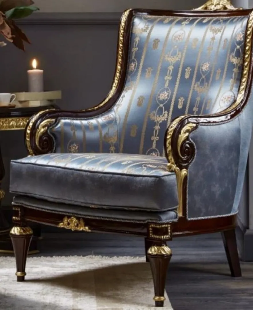 Casa Padrino Luxus Barock Sessel Blau / Dunkelbraun / Gold - Prunkvoller Wohnzimmer Sessel - Barockstil Wohnzimmer Möbel - Luxus Möbel im Barockstil - Barock Einrichtung - Edel & Prunkvoll