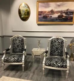 Casa Padrino Luxus Barock Sessel Schwarz / Silber / Antik Silber - Wohnzimmer Sessel im Barockstil - Barock Wohnzimmer Möbel