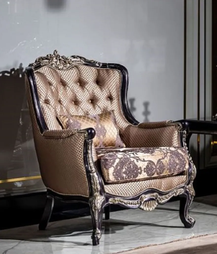 Casa Padrino Luxus Barock Sessel Gold / Lila - Prunkvoller Wohnzimmer Sessel mit Muster und dekorativem Kissen - Barock Wohnzimmer Möbel