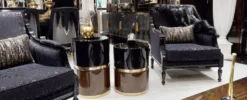 Casa Padrino Luxus Barock Sessel Lila / Schwarz - Prunkvoller Wohnzimmer Sessel mit elegantem Muster - Luxus Wohnzimmer Möbel im Barockstil - Barock Möbel - Barock Einrichtung