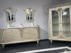 Casa Padrino Luxus Barock Sideboard Beige / Grau / Gold - Barockstil Massivholz Schrank mit 4 Türen - Luxus Möbel im Barockstil - Barock Möbel - Edel & Prunkvoll