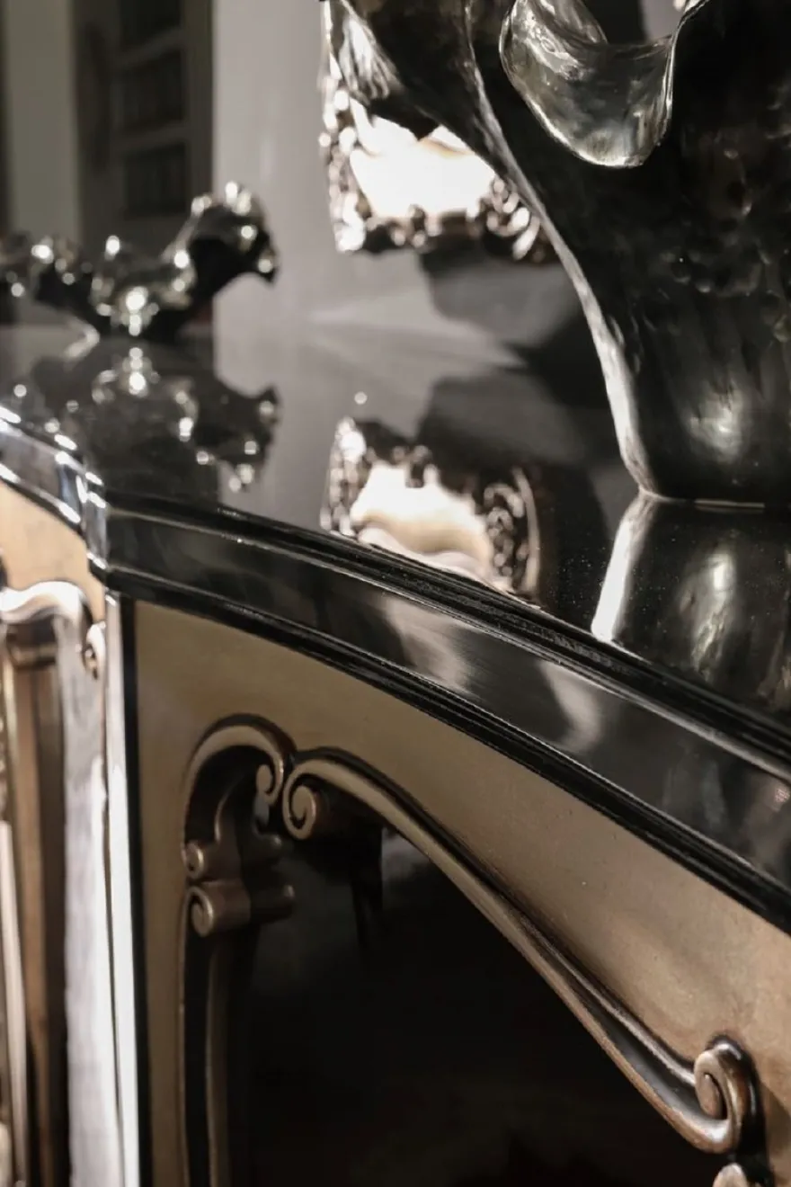 Casa Padrino Luxus Barock Sideboard Schwarz / Silber - Eleganter Massivholz Schrank mit 4 Türen - Barock Möbel