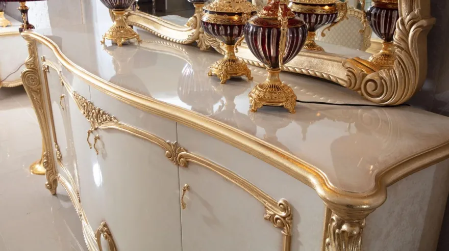 Casa Padrino Luxus Barock Sideboard mit Wandspiegel Weiß / Beige / Gold