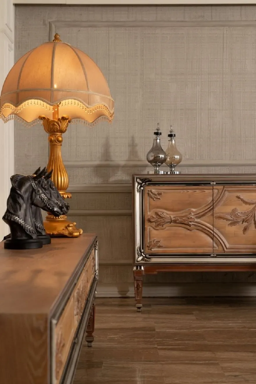 Casa Padrino Luxus Barock Sideboard mit 4 Türen Naturfarben / Beige / Braun / Silber - Edler Massivholz Schrank im Barockstil - Barock Möbel