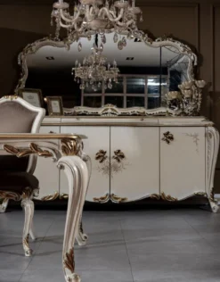 Casa Padrino Luxus Barock Sideboard Cremefarben / Weiß / Gold - Prunkvoller Massivholz Schrank mit 4 Türen und Schublade - Barock Möbel