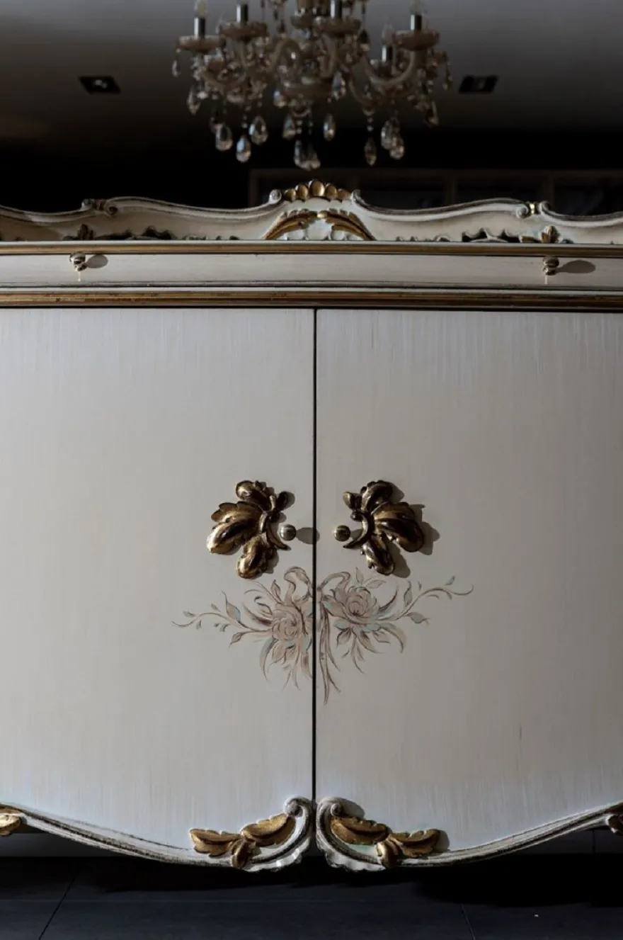 Casa Padrino Luxus Barock Sideboard Cremefarben / Weiß / Gold - Prunkvoller Massivholz Schrank mit 4 Türen und Schublade - Barock Möbel