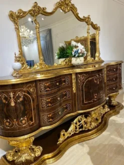 Casa Padrino Luxus Barock Sideboard mit Spiegel Braun / Antik Gold 305 x 50 x H. 232 cm - Prunkvoller Massivholz Schrank mit Wandspiegel - Edle Möbel im Barockstil - Luxus Qualität