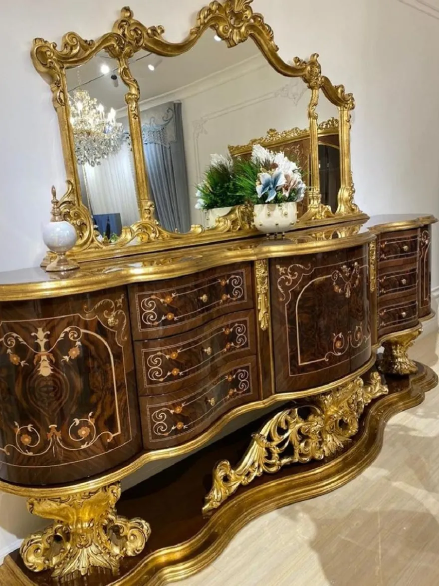 Casa Padrino Luxus Barock Sideboard mit Spiegel Braun / Antik Gold 305 x 50 x H. 232 cm - Prunkvoller Massivholz Schrank mit Wandspiegel - Edle Möbel im Barockstil - Luxus Qualität