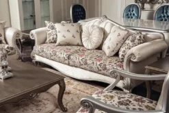 Casa Padrino Luxus Barock Sofa Creme / Beige / Silber 230 x 84 x H. 99 cm - Edles Wohnzimmer Sofa mit Blumenmuster und dekorativen Kissen - Barock Wohnzimmer Möbel