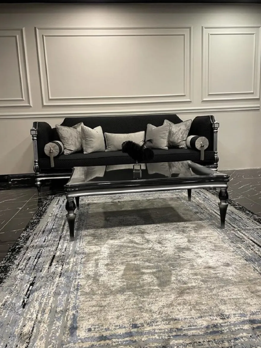 Casa Padrino Luxus Barock Sofa Schwarz / Silber - Handgefertigtes Wohnzimmer Sofa im Barockstil - Barock Wohnzimmer Möbel