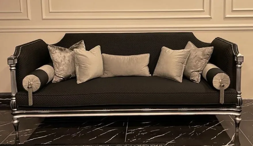 Casa Padrino Luxus Barock Sofa Schwarz / Silber - Handgefertigtes Wohnzimmer Sofa im Barockstil - Barock Wohnzimmer Möbel